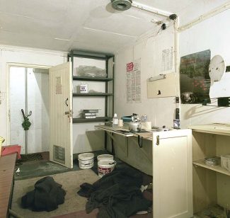 Interior in 1997, the ventilation pump and BPI dial can still be seen. Interior in 1997, the ventilation pump and BPI dial can still be seen. | Nick Catford
