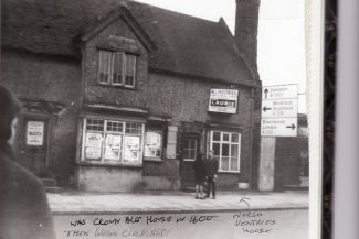 Crown Ale House | Joan Shirmer