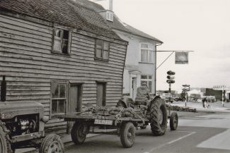 The cottages in the foreground were known as Eclipse Cottages as they were between the Sun & the Moon. The Half Moon was situated behind the photographer and the Rising Sun is shown by the traffic lights. The cottages in the foreground were known as Eclipse Cottages as they were between the Sun & the Moon. The Half Moon was situated behind the photographer and the Rising Sun is shown by the traffic lights.